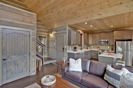 Dreamy Retreat @ Timber Cove 111