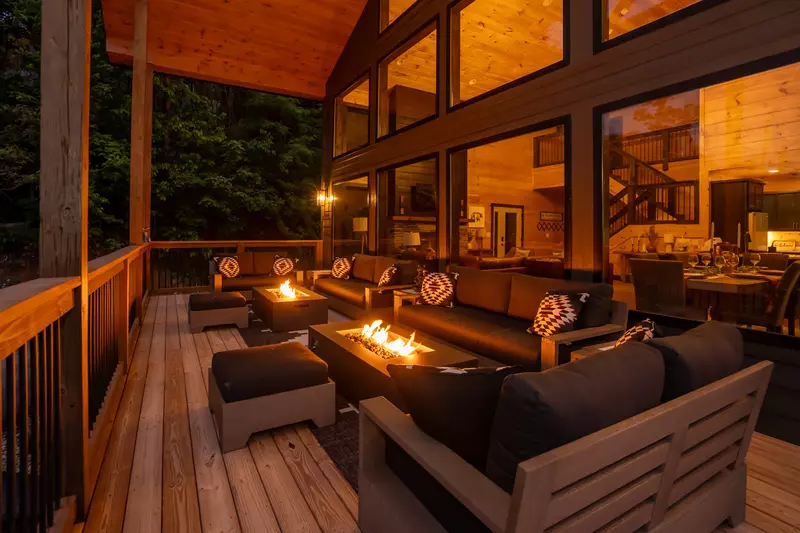 Apres Chalet