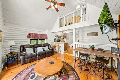 Keaton's Knotty Hideaway