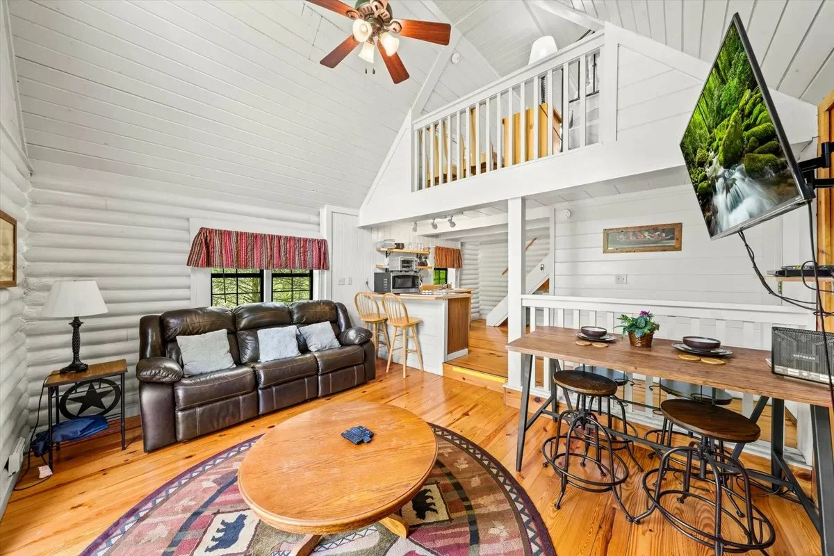 Keaton's Knotty Hideaway