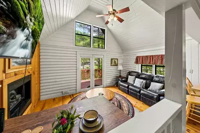 Keaton's Knotty Hideaway