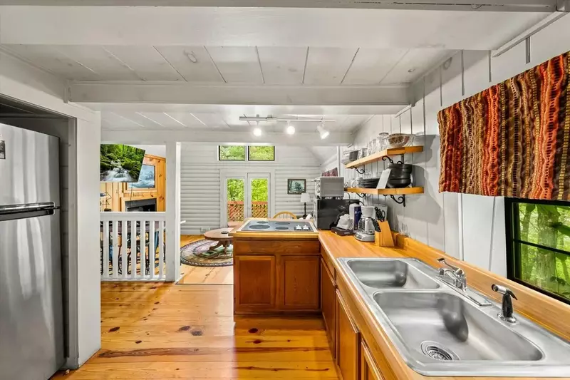 Keaton's Knotty Hideaway
