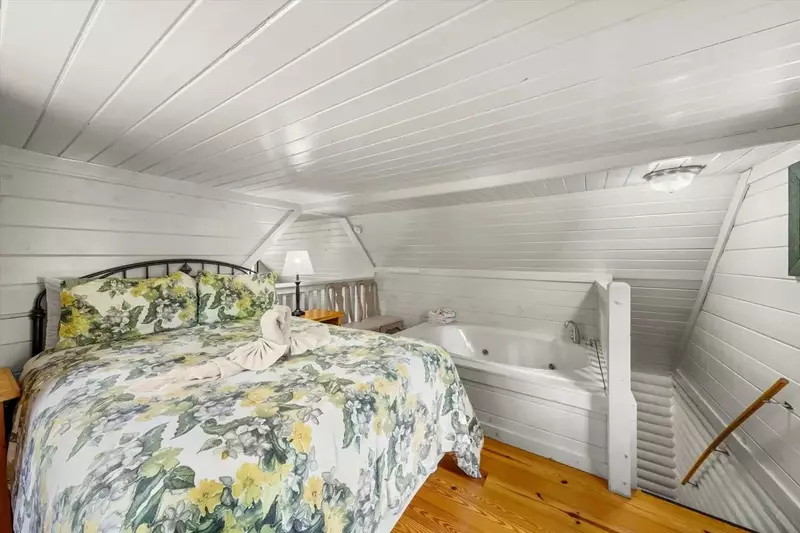 Keaton's Knotty Hideaway