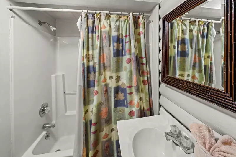 Keaton's Knotty Hideaway