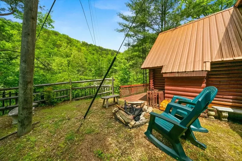 Keaton's Knotty Hideaway