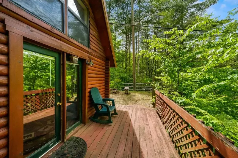 Keaton's Knotty Hideaway