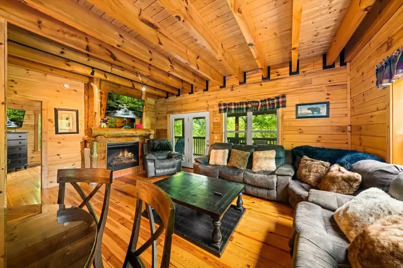 Keaton's Wild Animal Cabin