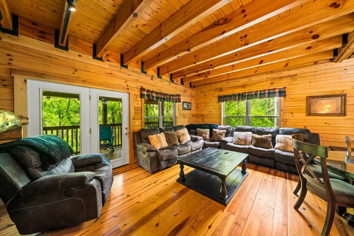 Keaton's Wild Animal Cabin
