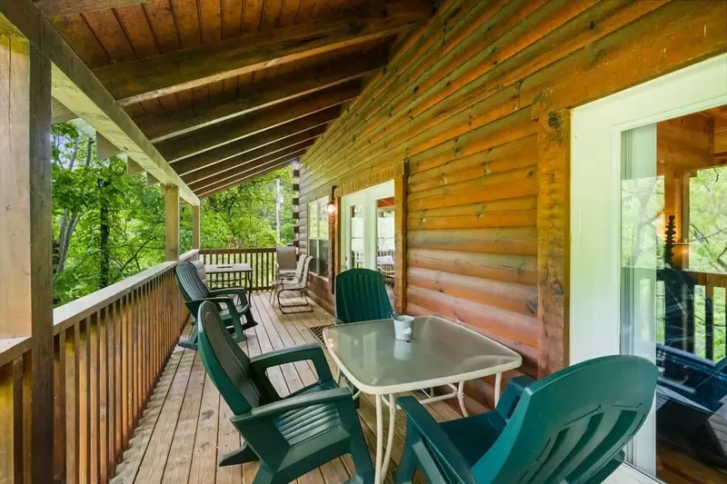 Keaton's Wild Animal Cabin