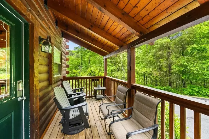 Keaton's Wild Animal Cabin