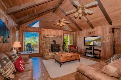 Treetop Retreat
