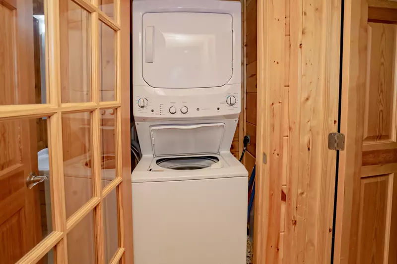 Keaton's Star Spangled Cabin