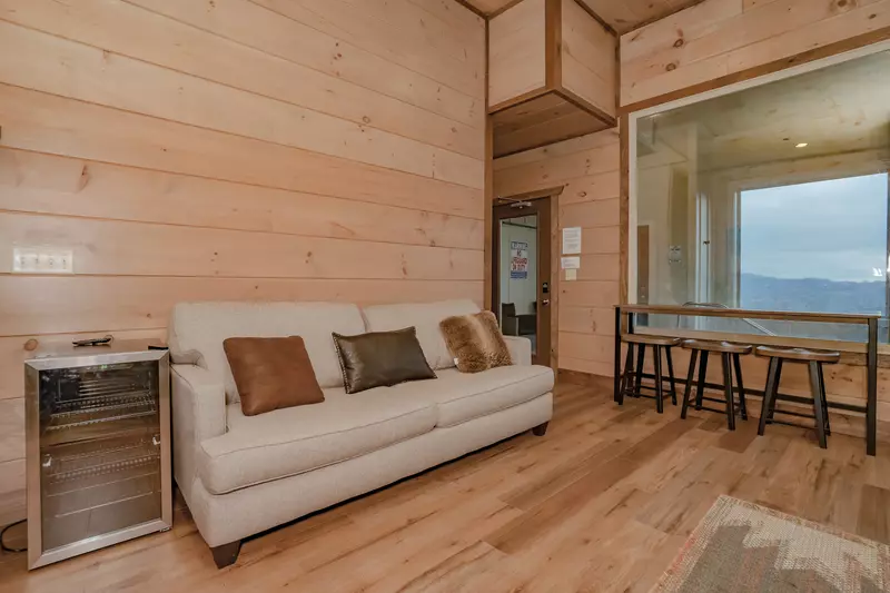 RoofTop Summit Lodge