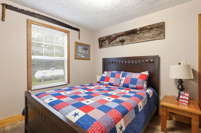 Quaint Cabin on Cosby Creek