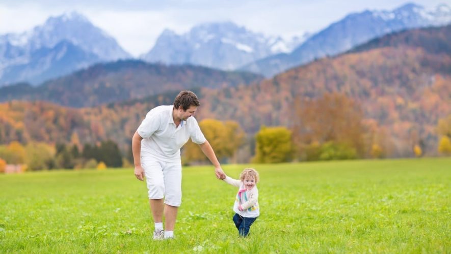 father and child enjoying Gatlinburg vacation with toddler