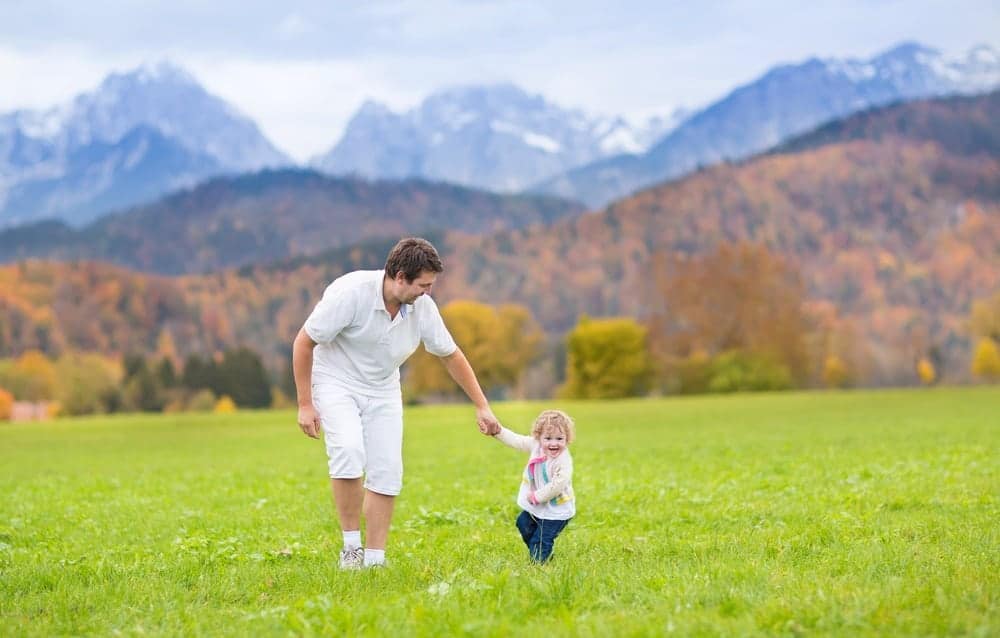 father and child enjoying Gatlinburg vacation with toddler