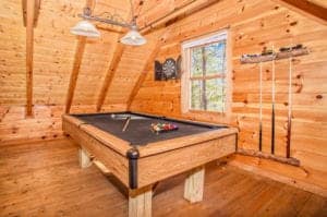 pool table in pigeon forge cabin