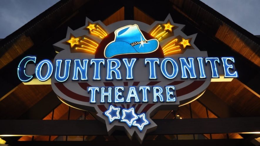 The Country Tonite Theatre in Pigeon Forge at night.