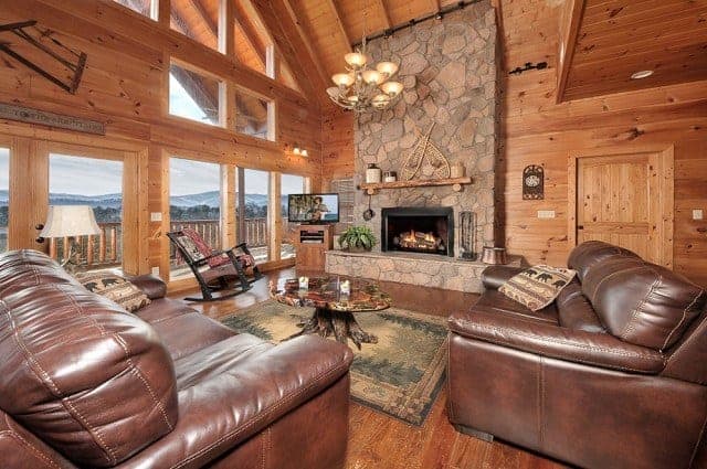 3 Reasons Our 5 Bedroom Cabin Rentals in Pigeon Forge TN are Great for a Group Winter Vacation