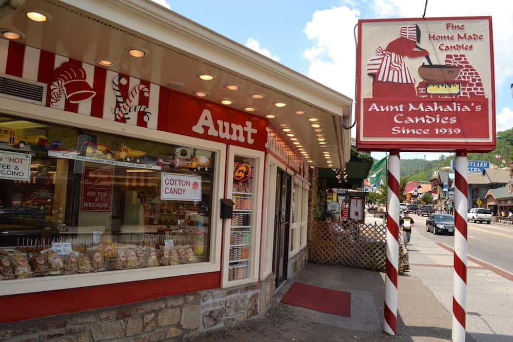 The 5 Best Gatlinburg Candy Shops for a Sweet Treat